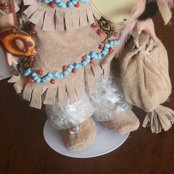 Vintage Native American Doll Emerald Doll Collection Exclusive Design New - Picture 7 of 13